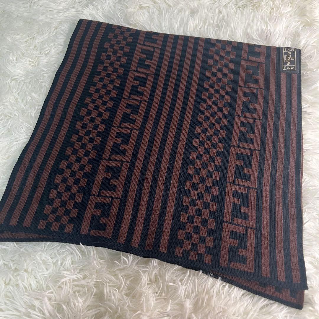 【美品】Fロゴ チェッカーパターン マフラー