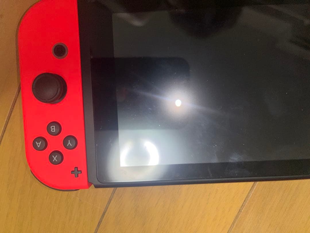 ニンテンドースイッチ(美品)とコントローラー、ケースなどの特典付き