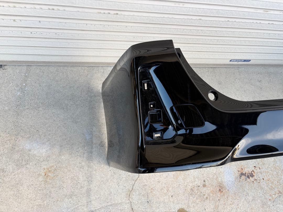 ヴォクシーZRR80 純正リアバンパー