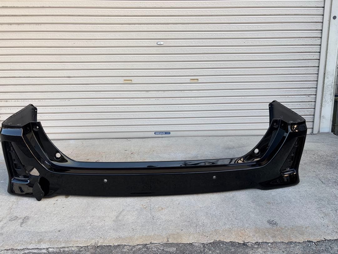 ヴォクシーZRR80 純正リアバンパー