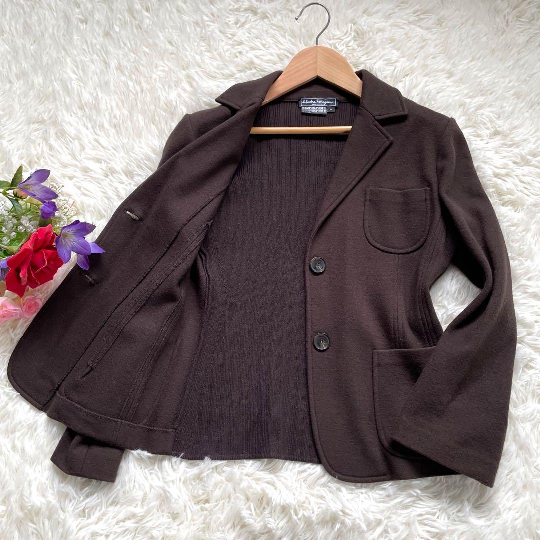 Salvatore Ferragamo ブラウンカシミヤ混スカートスーツ上下