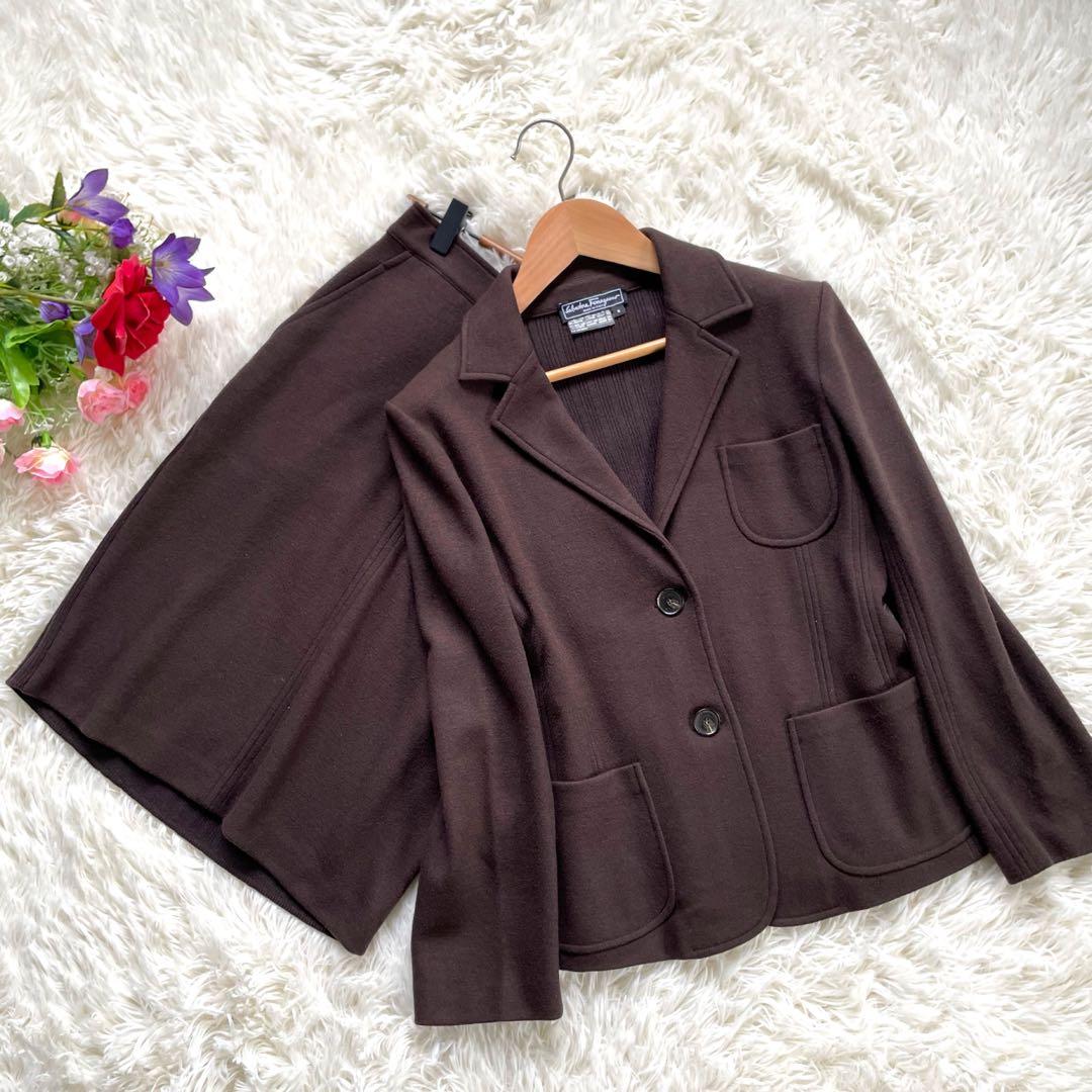 Salvatore Ferragamo ブラウンカシミヤ混スカートスーツ上下