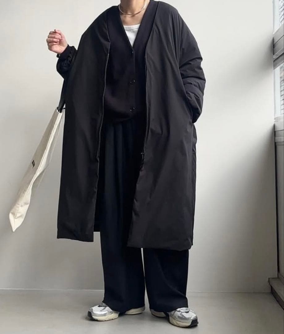 ソラモナポッシェ　Ｖネックライトダウンコート