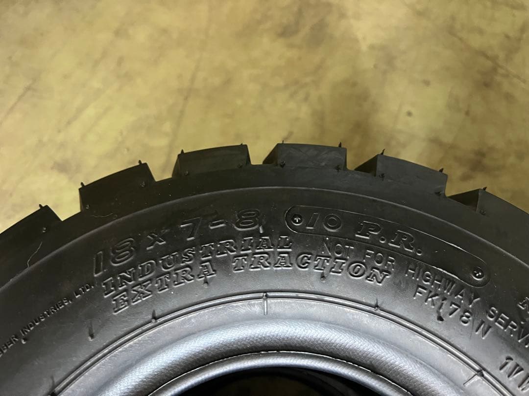 フォークリフト　タイヤ　18x7-8 10PR 2本セット　新品