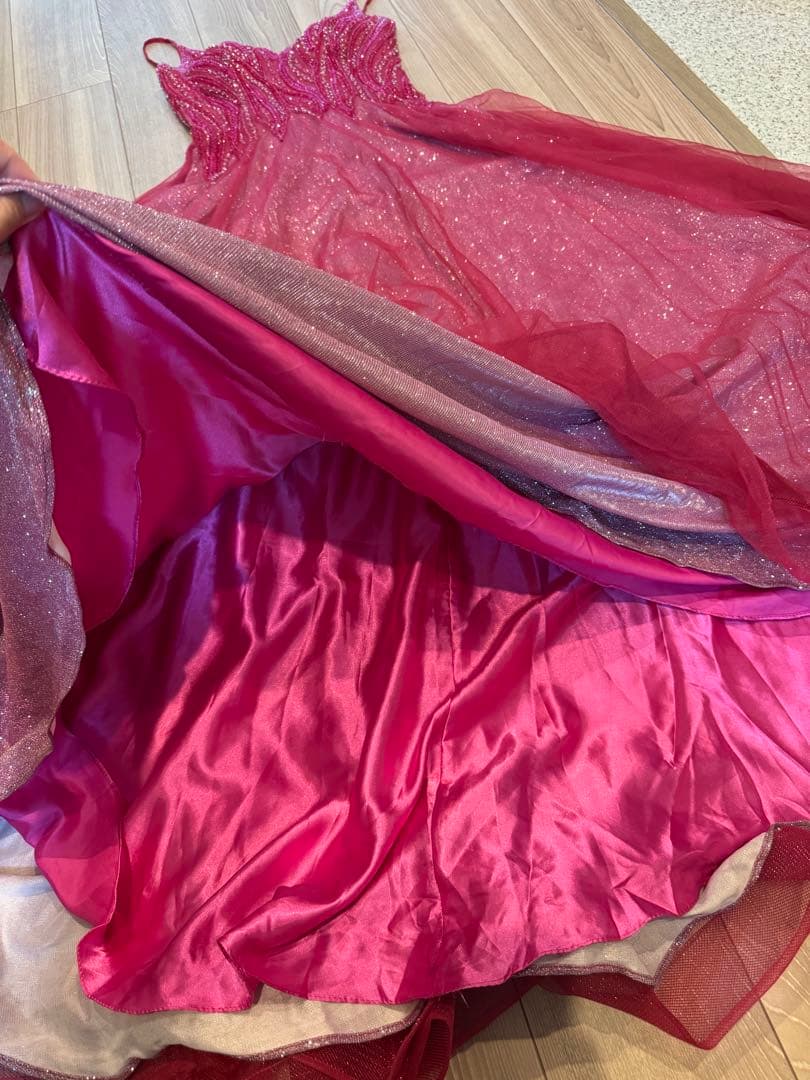 ✨華やかなビビッドピンク×ラメのロングドレス✨