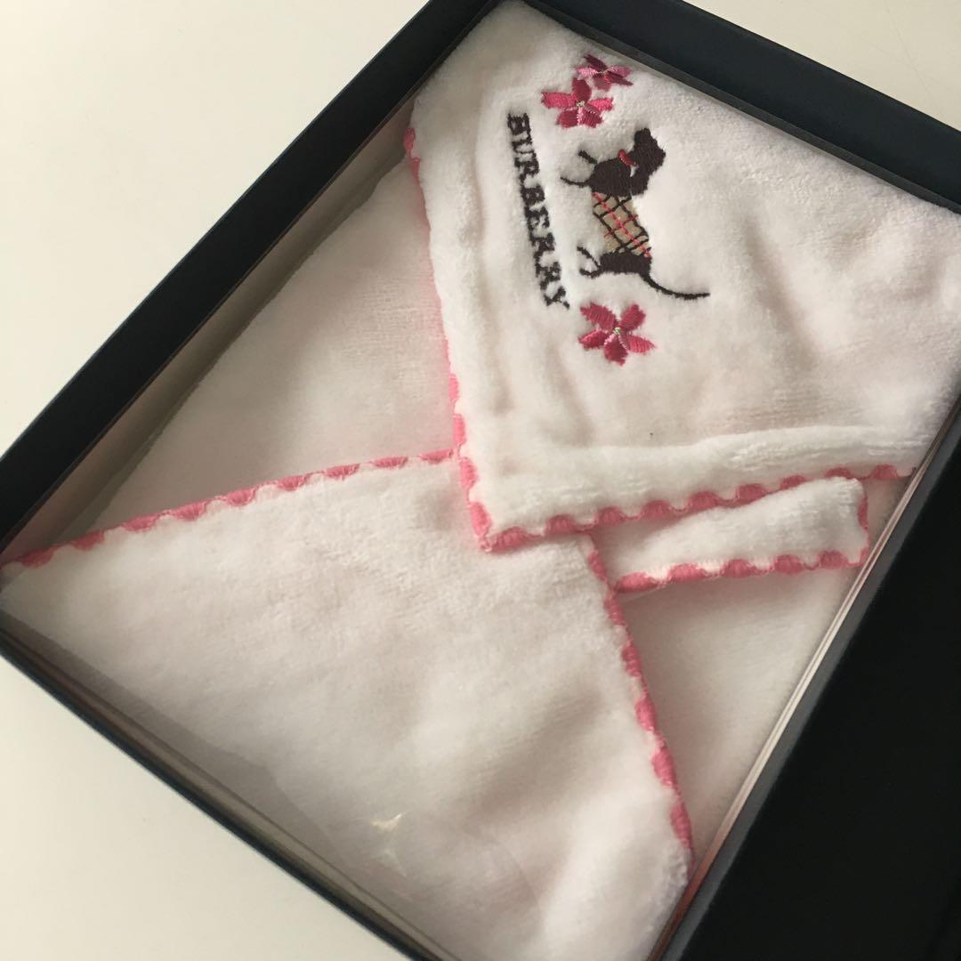 新品未使用　Burberry フェイスタオルとハンカチ　まとめ売り