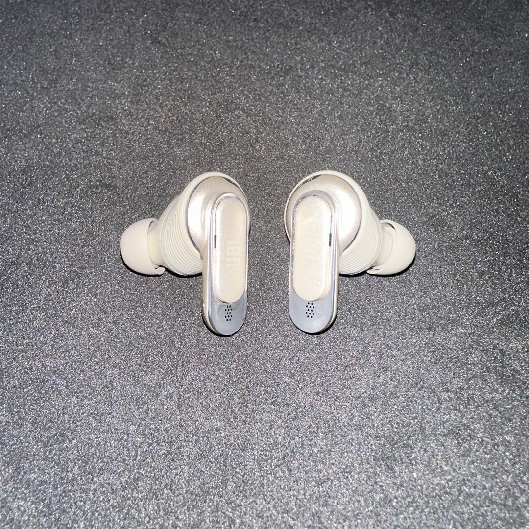 JBL TOUR PRO 2 ワイヤレスイヤホン シルバー