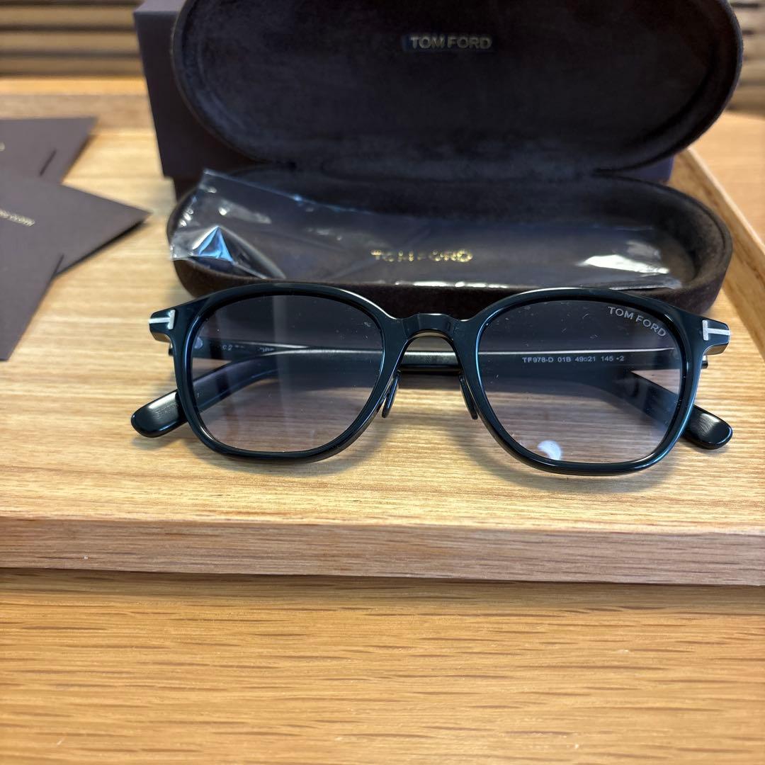 【美品】TOM FORD サングラスTF978-D