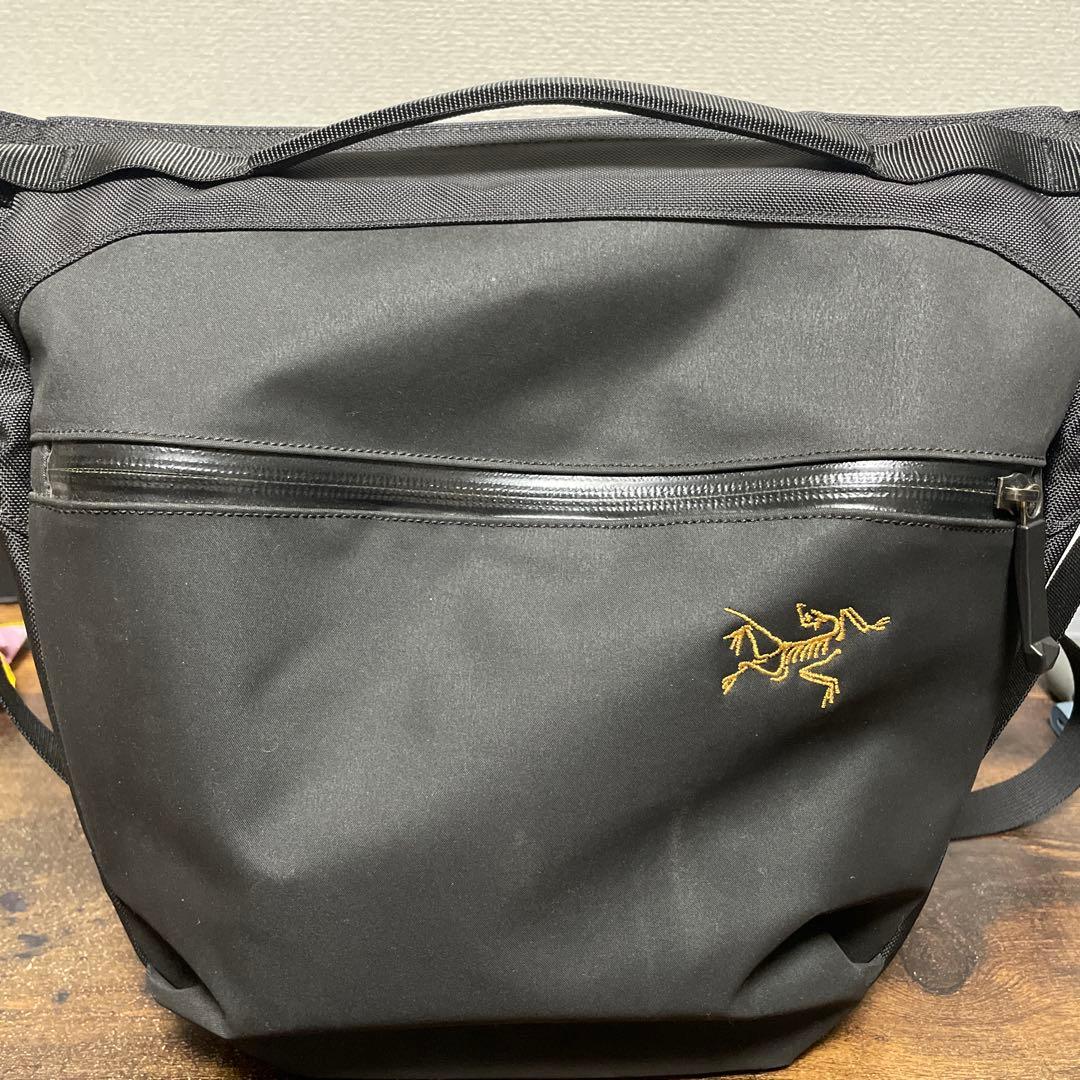 アークテリクス アロー8 黒 バッグ