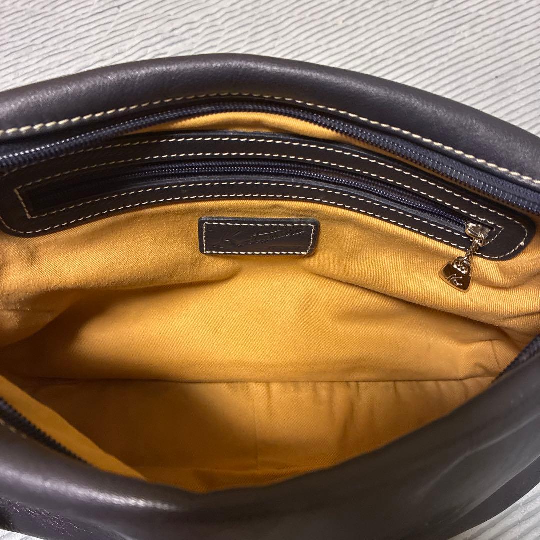 【美品】キタムラ♡犬の型押しショルダーバッグ、牛革