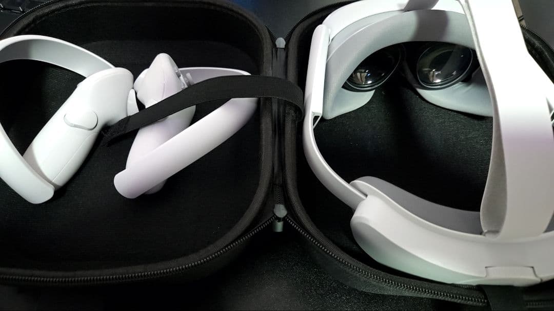 pico4 128GB VRヘッドセット 中古 外箱なし キャリーケース付き