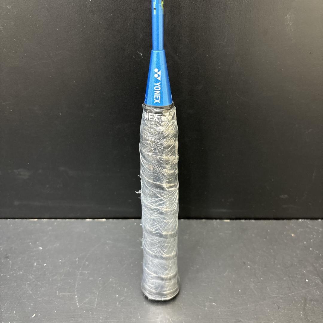 YONEX　NANOFLARE　700　バトミントンラケット　ガット無し