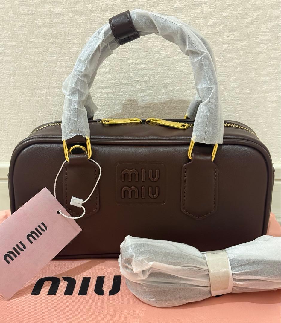 ラスト1点 miumiu系お好きな方 アルカディレザーハンドバッグ 新品未使用