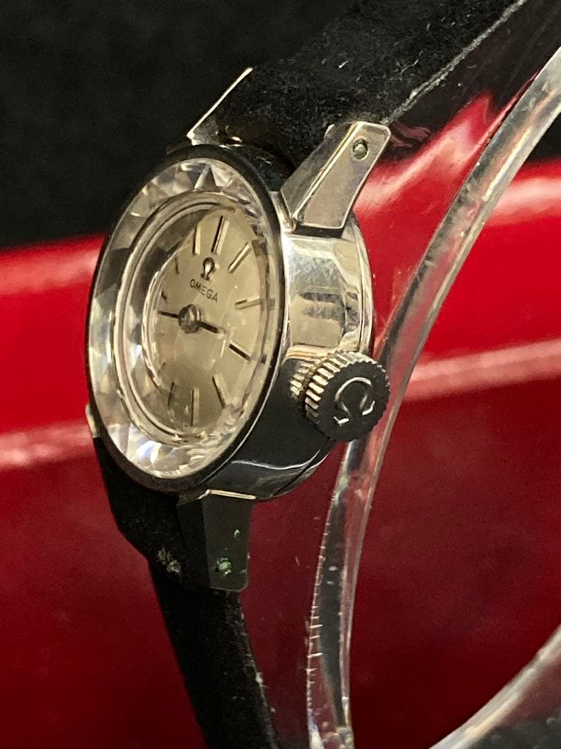 オメガ OMEGA カットガラス 手巻き シルバー 2針 腕時計