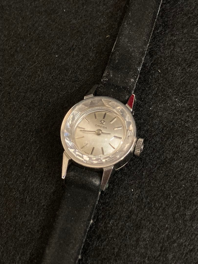 オメガ OMEGA カットガラス 手巻き シルバー 2針 腕時計