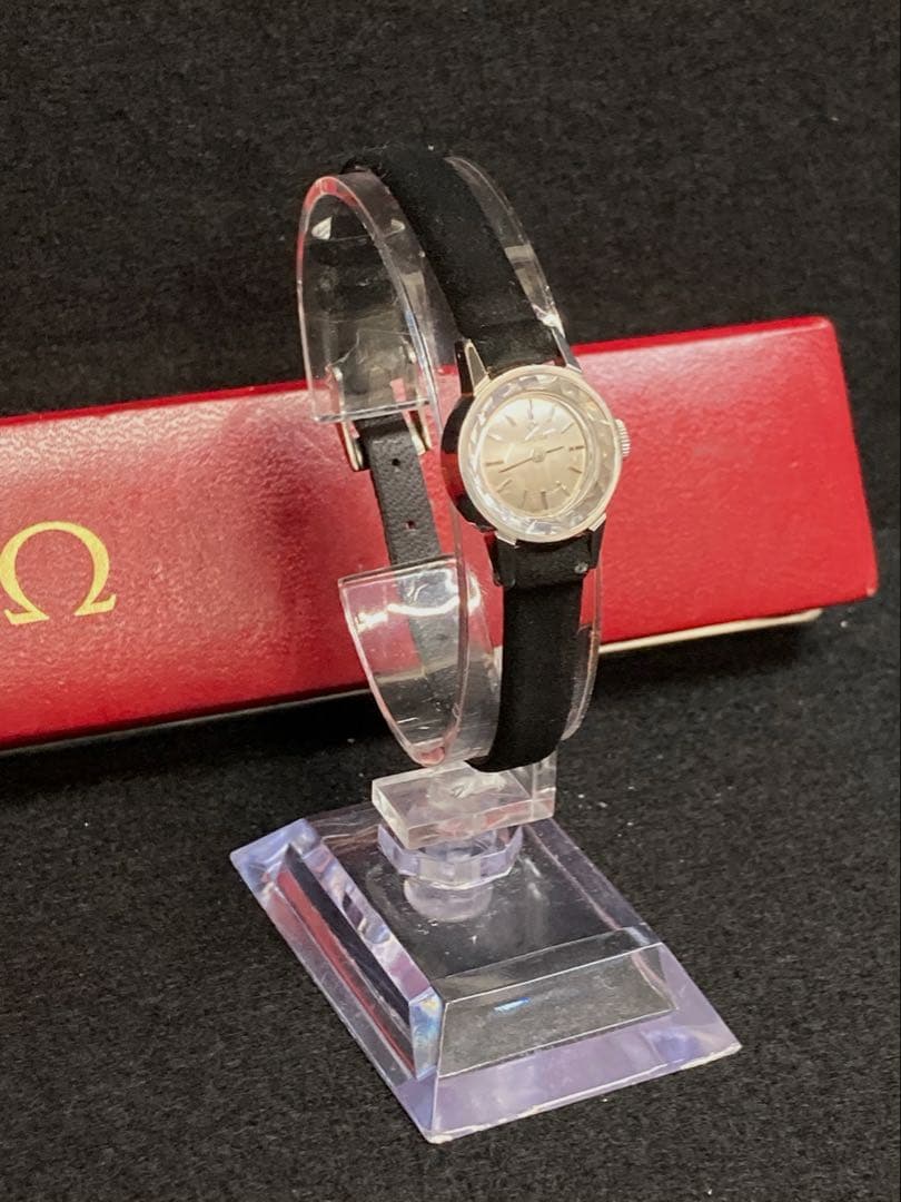 オメガ OMEGA カットガラス 手巻き シルバー 2針 腕時計