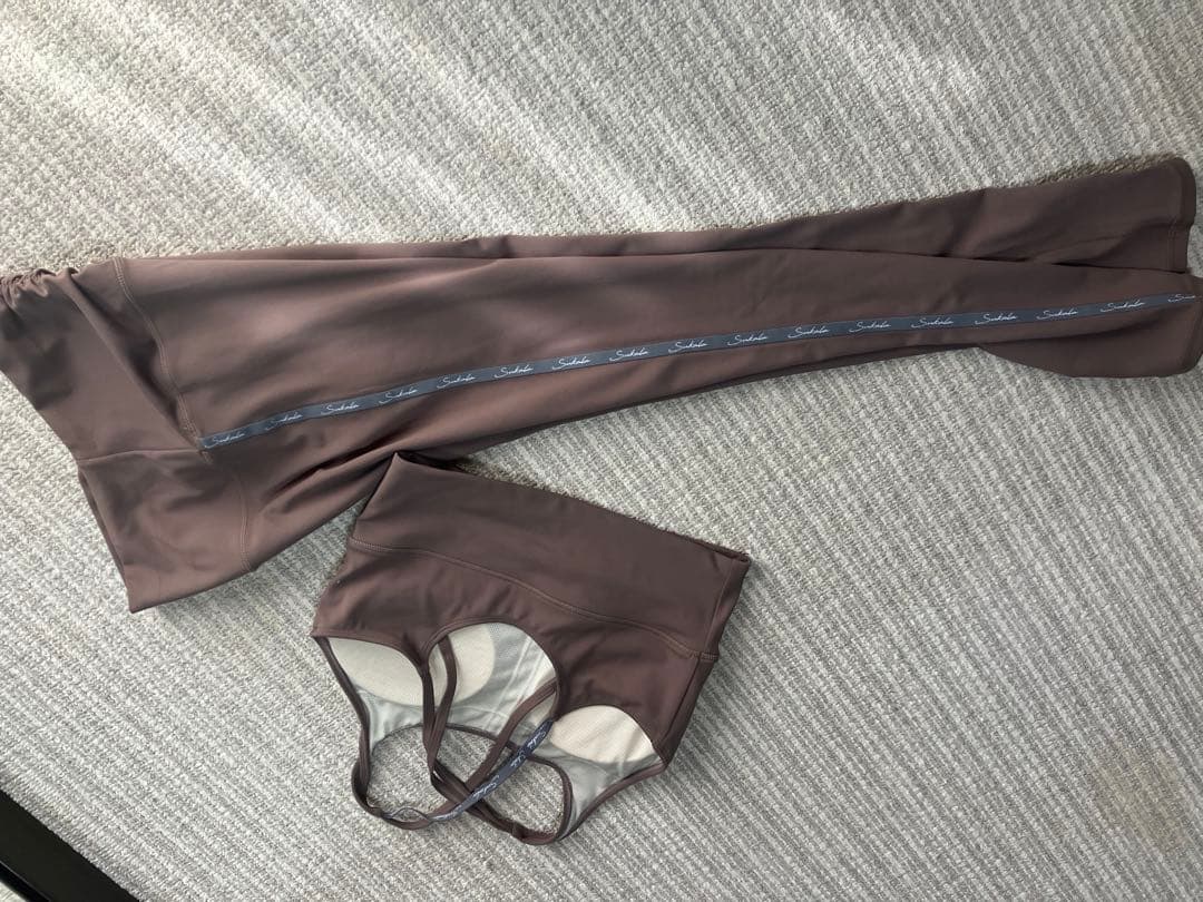 SUKALA セットアップ　ブラウン