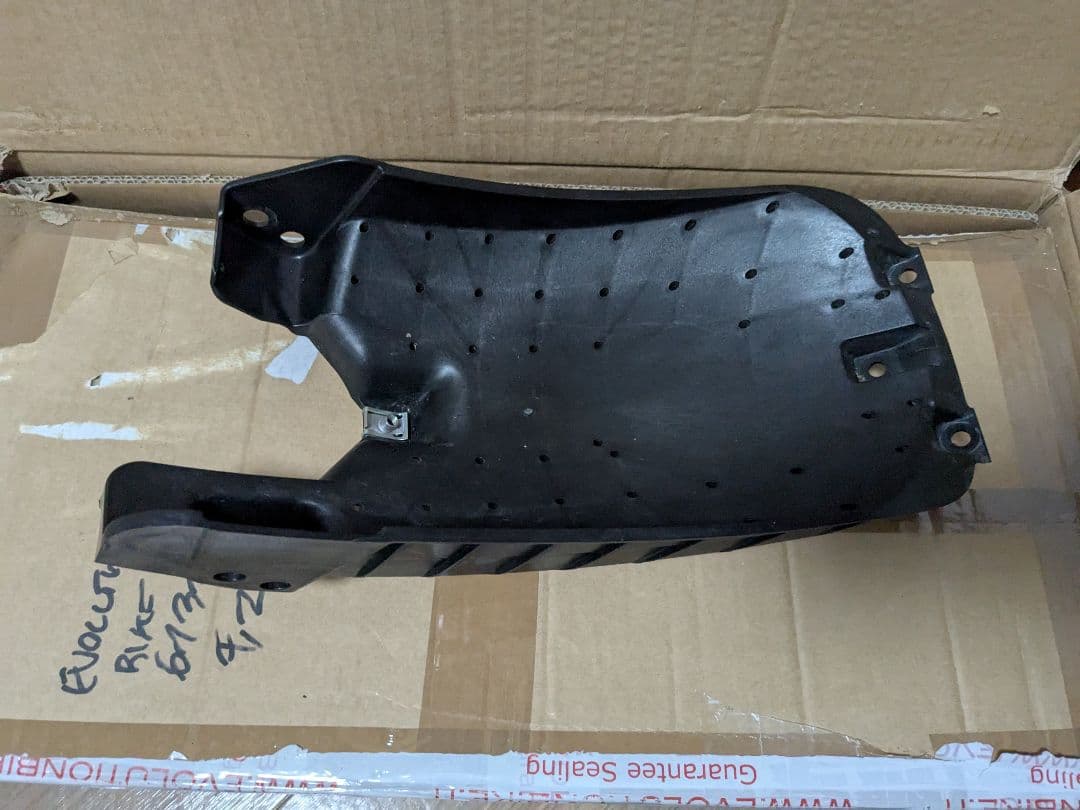 Moto Guzzi v7 Stone 850 純正 リアフェンダー