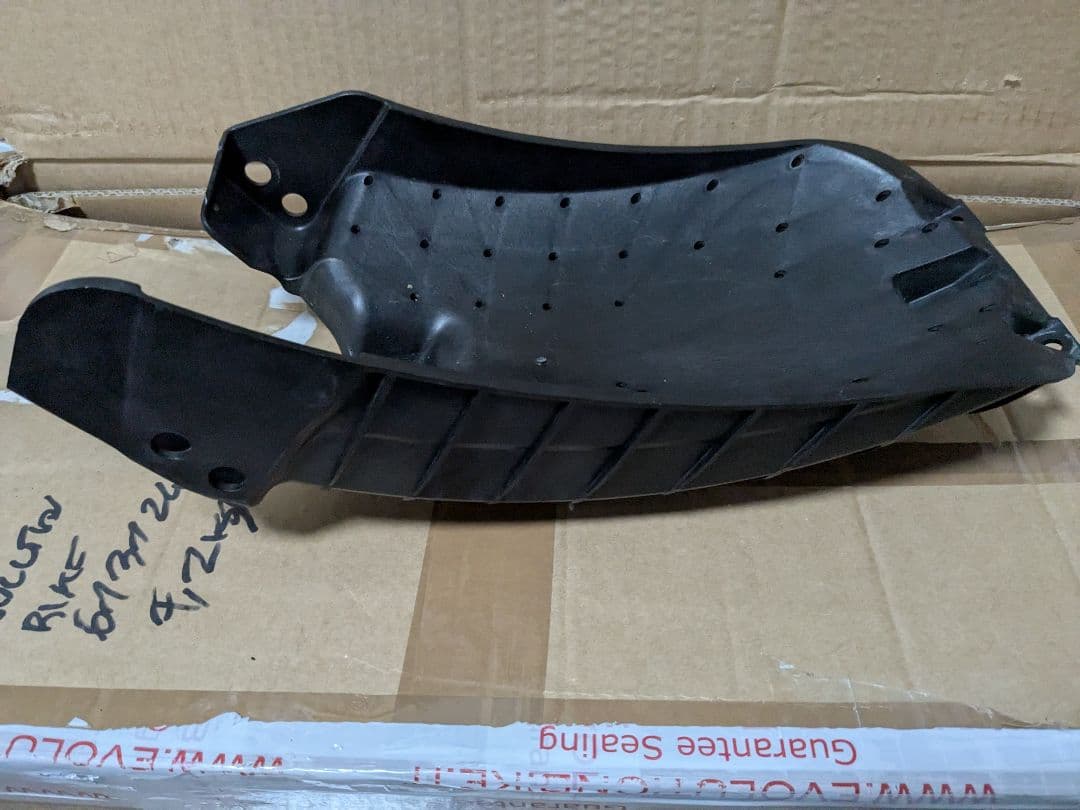 Moto Guzzi v7 Stone 850 純正 リアフェンダー