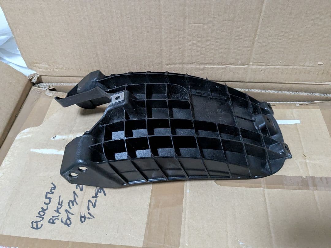 Moto Guzzi v7 Stone 850 純正 リアフェンダー