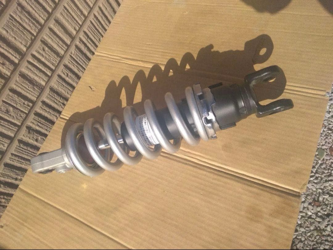 XSR900純正リヤサスペンション