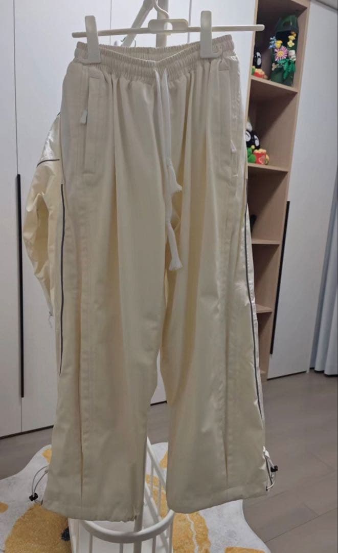 クリーム色 スノーボードウェア　スキーウェア　男女兼用