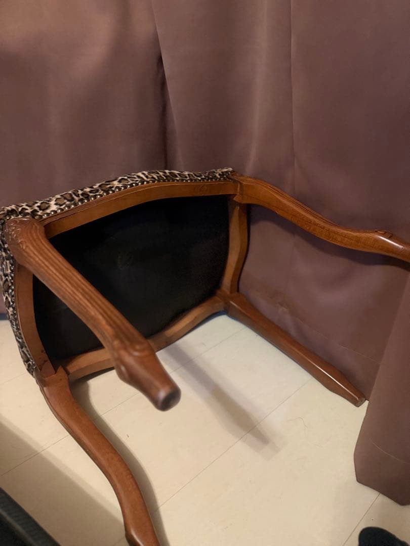 イタリア製猫脚スツール レオパード柄 (茶枠)