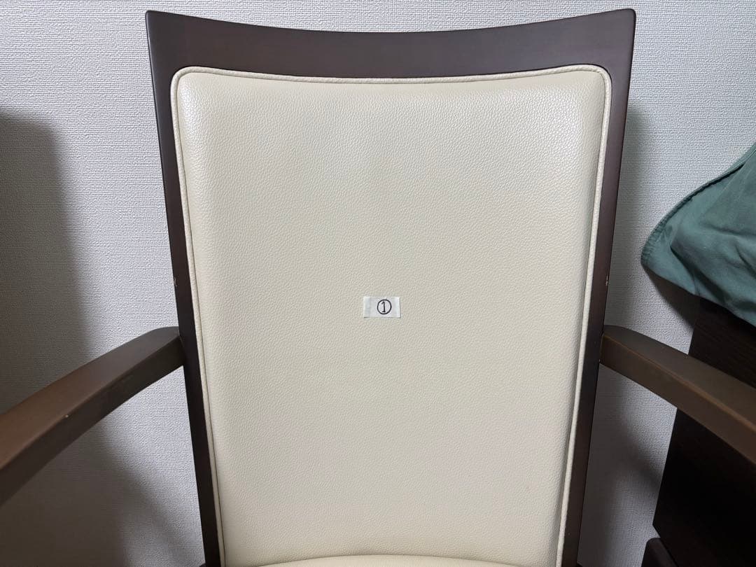 ニトリ　ラグーンCハード　ヒジツキカイテンチェア①