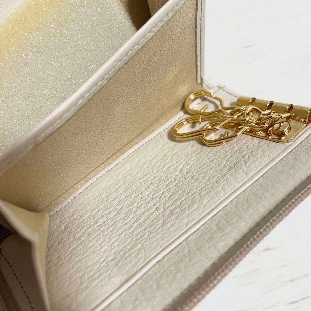 【未使用】アタオ　キーケース　ケース　ベル　3連　ピンクベージュ　レザー