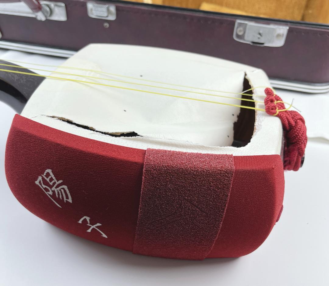 美品☘️ 三味線　紅木　トチ入り　中棹　約2.6cm　東さわり　ハードケース付