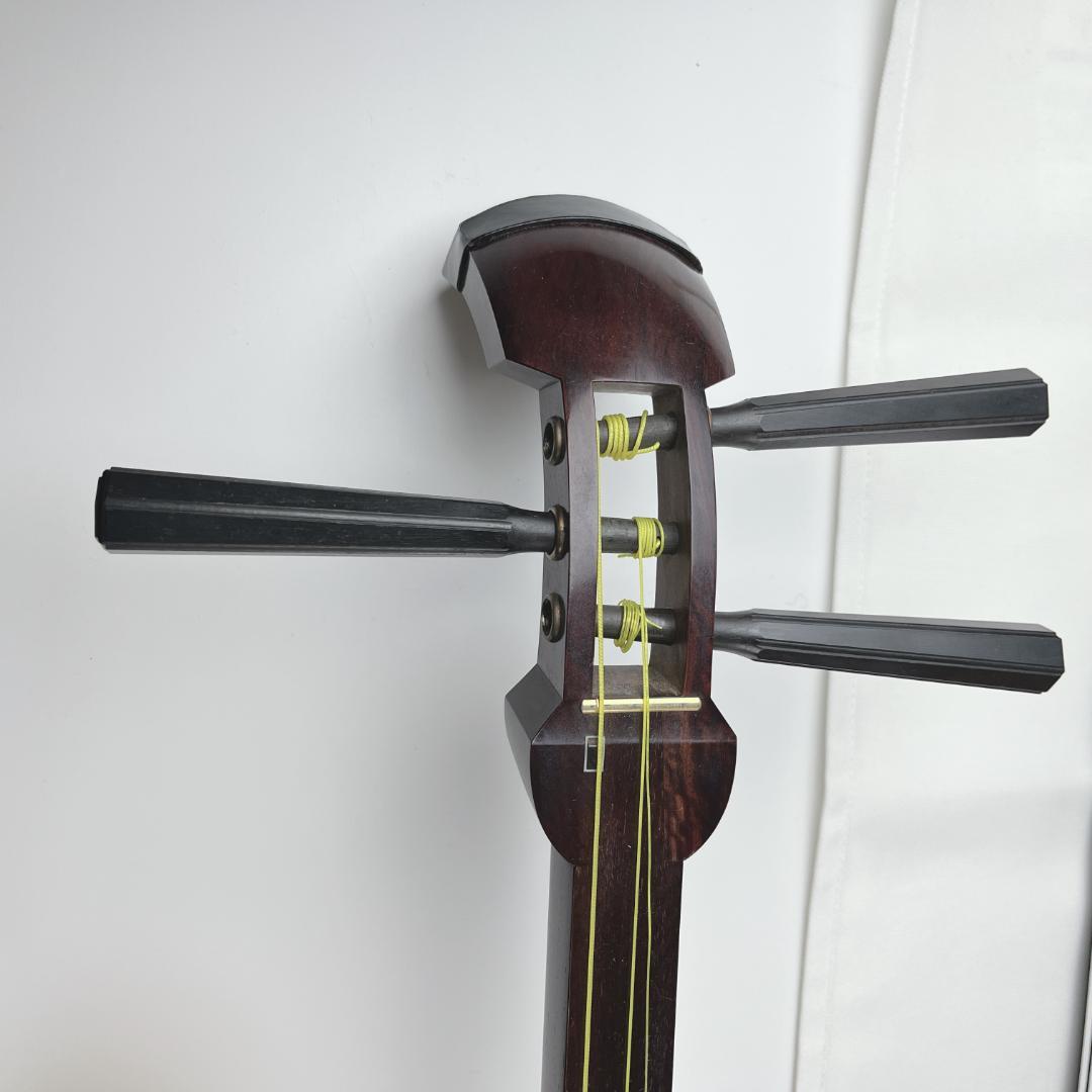 美品☘️ 三味線　紅木　トチ入り　中棹　約2.6cm　東さわり　ハードケース付