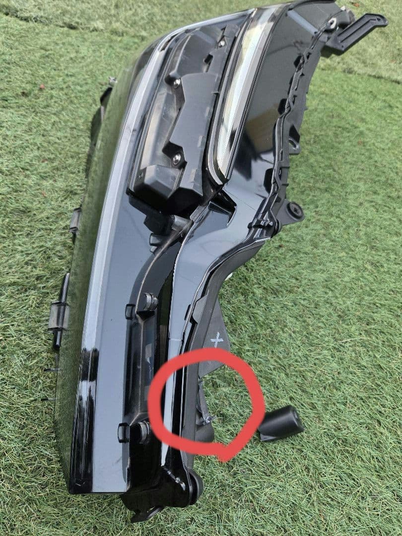 桐哲　プリウス60　右ヘッドライト　MXWH60