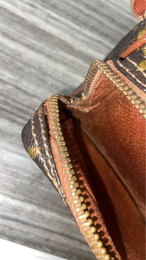 ルイヴィトン　ショルダーバッグ　モノグラム　ミニアマゾン　斜め掛け　レザー