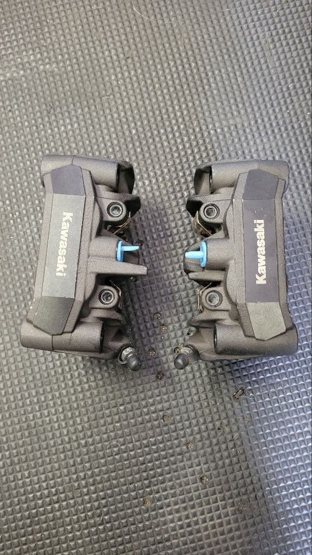Kawasaki ブレーキキャリパー 2個セット　ラジアルマウント　108mm