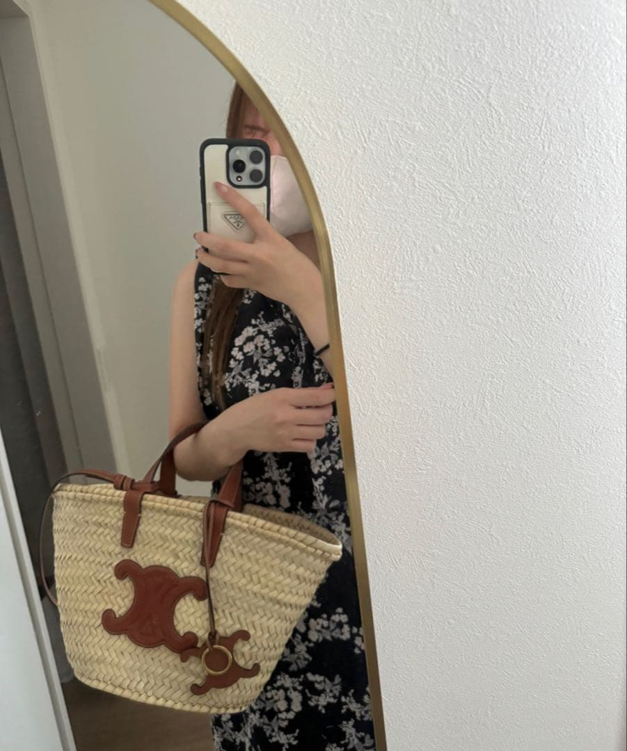 ほぼ未使用 CELINEパニエ チャーム付き