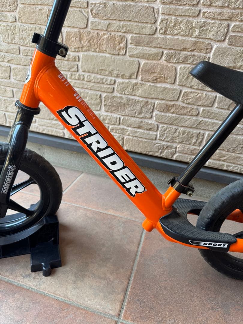 【極美品】STRIDER スポーツモデル 12インチ オレンジ 日本正規品