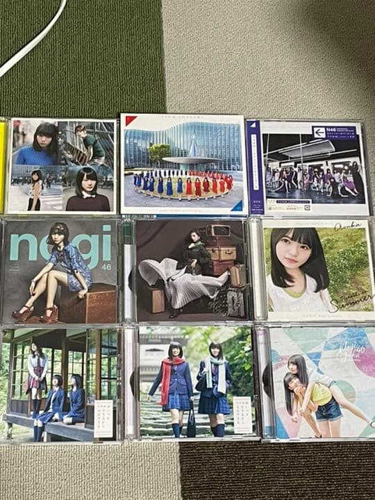 乃木坂46、日向坂46のCD