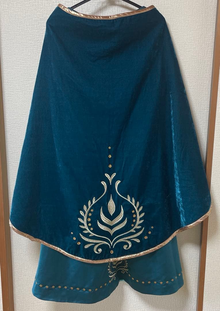 アナ女王　ドレス