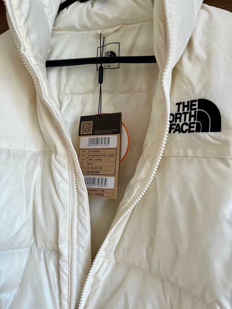 ジャケット・アウター THE NORTH FACE NUPTSE ON BALL JACKET