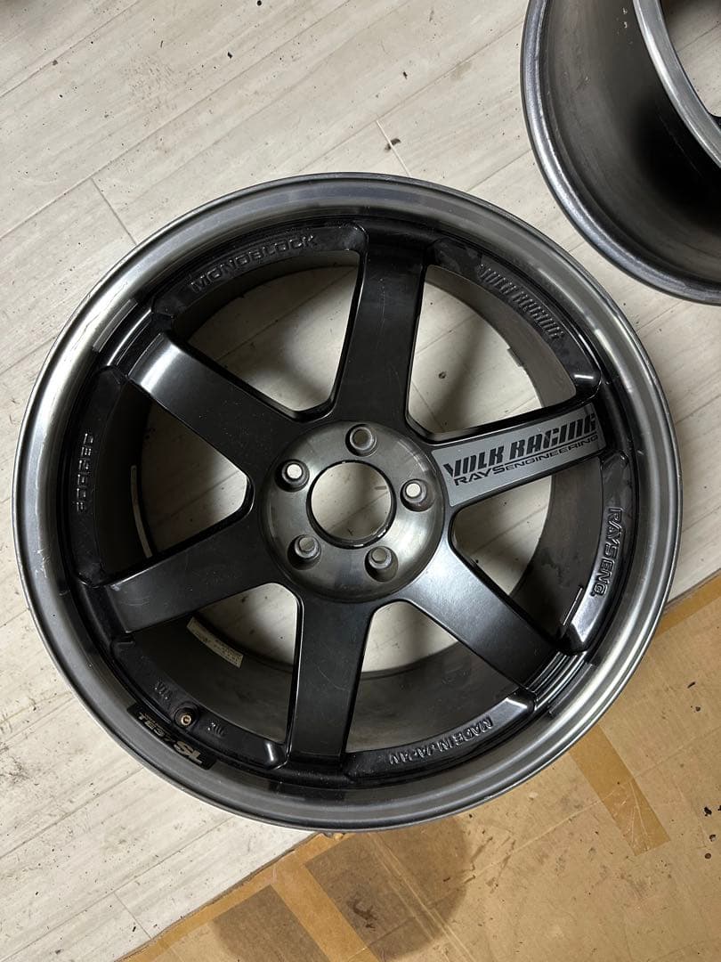 Rays te37 sl 18インチ 9.5j+22 pcd114.3 5穴