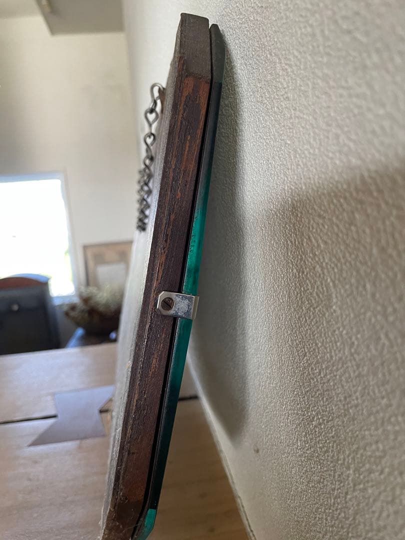 横長のイギリスアンティークミラー（壁掛け鏡）