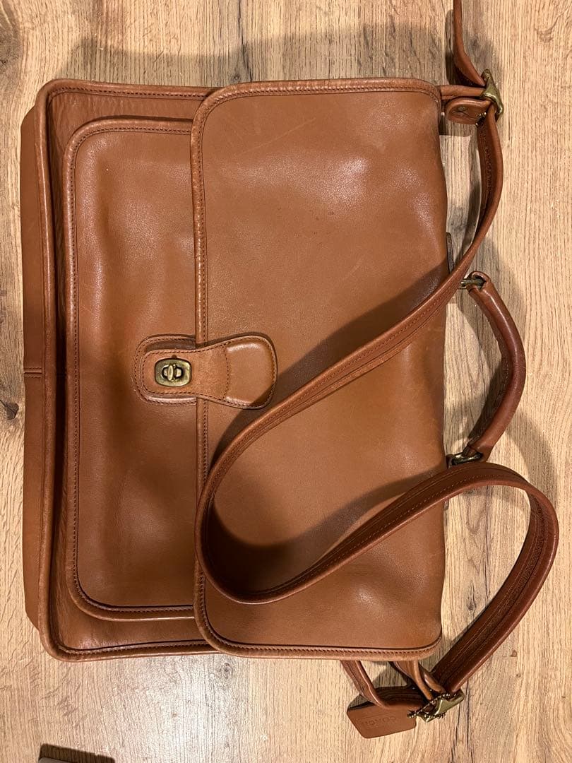 COACH ブラウンレザー ショルダーバッグ