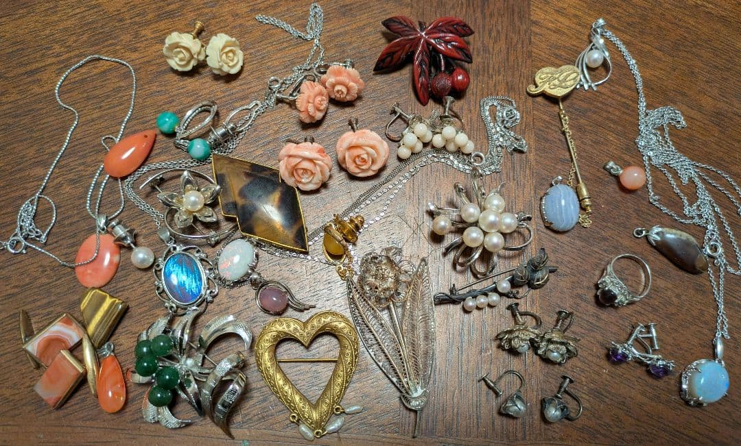 ビンテージ アクセサリー セット　未選別　未整理　不明宝石シルバーゴールドカラー