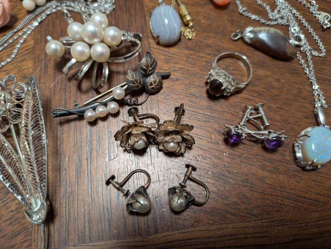 ビンテージ アクセサリー セット　未選別　未整理　不明宝石シルバーゴールドカラー