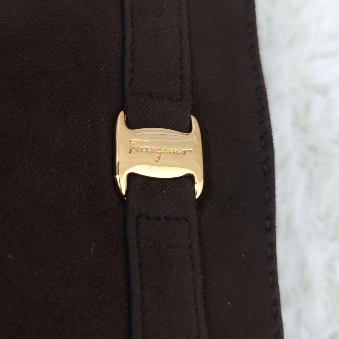 【美品】サルヴァトーレフェラガモ　ヴァラリボン　スエード　グローブ　手袋