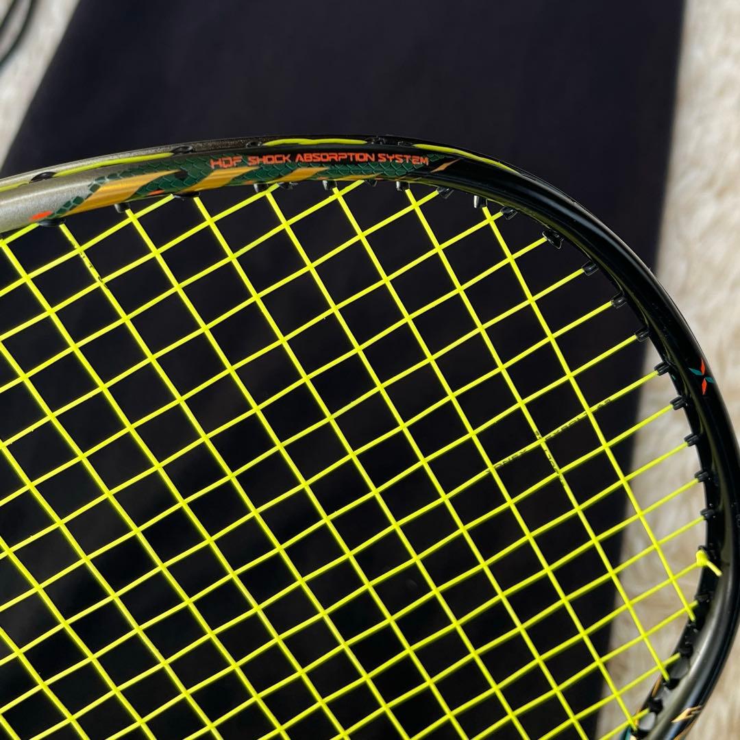 Li-NING AXFORCE100 バドミントンラケット