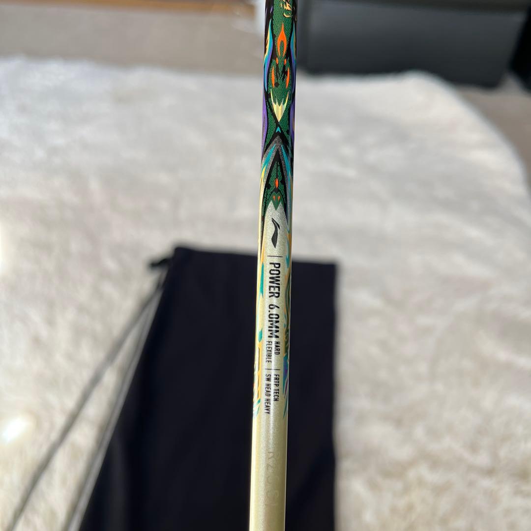 Li-NING AXFORCE100 バドミントンラケット