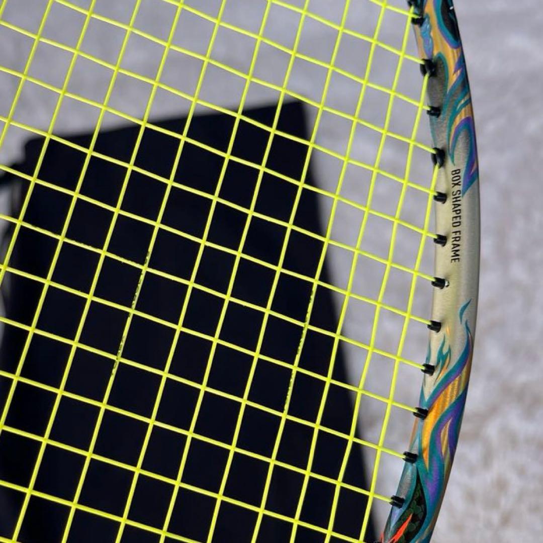 Li-NING AXFORCE100 バドミントンラケット