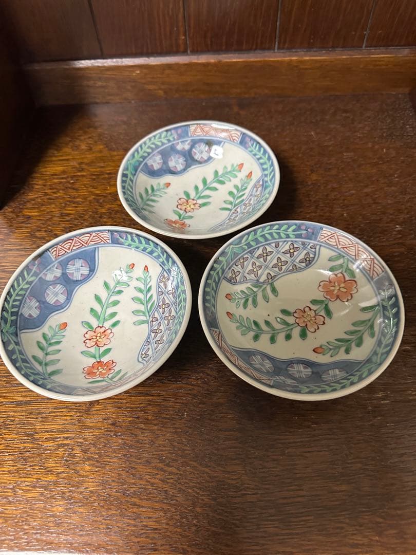 (売約済み)佐藤走波(六代67歳)染錦. 辻ヶ花文. 使いやすい小鉢.三客