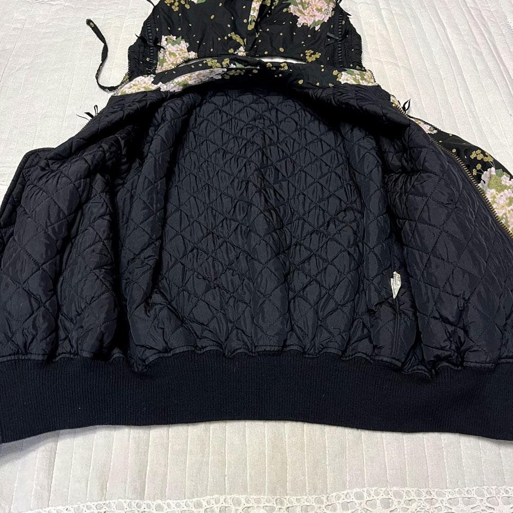 美品 ピンクハウス キルティング フード ブルゾン ブーケ ピコフリル リボン